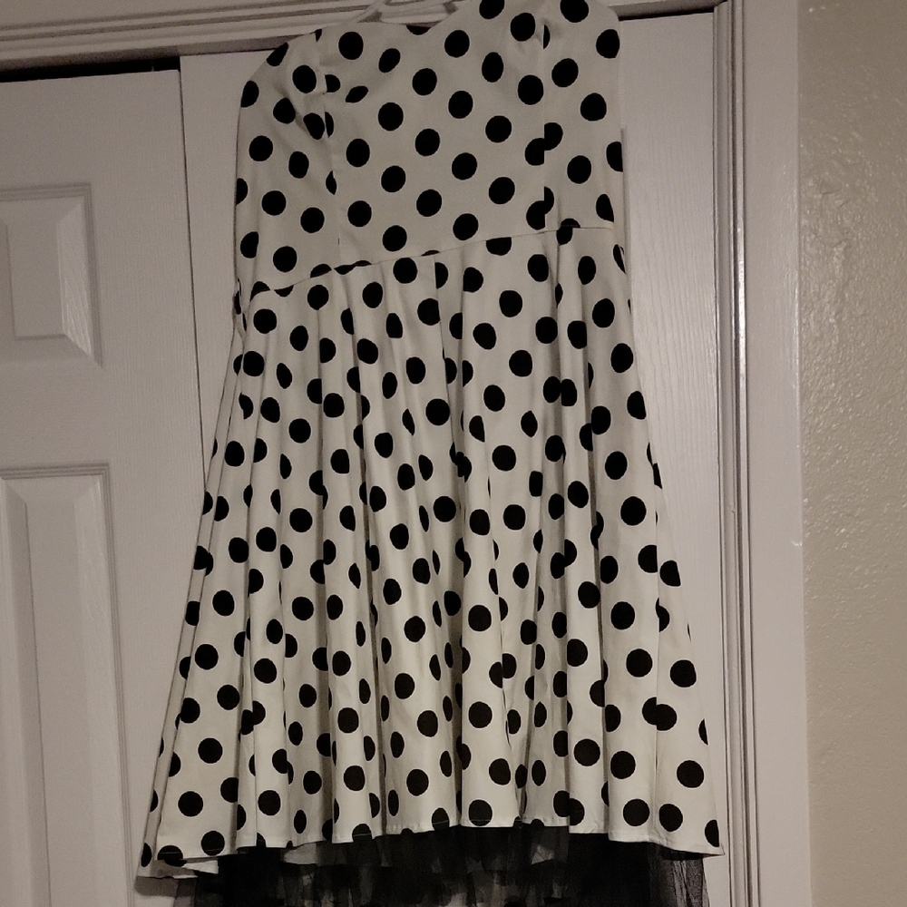 Black and White A-Line High-Low Skirt for Night Out